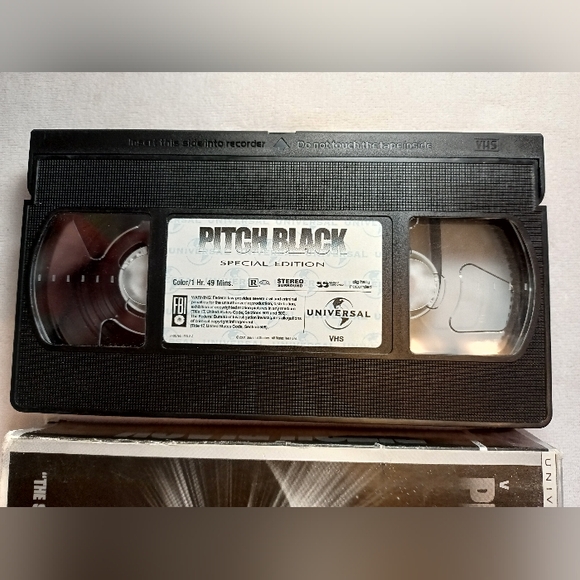 VHS Movie "Pitch Black", starring Vin Diesel. - Picture 5 of 6